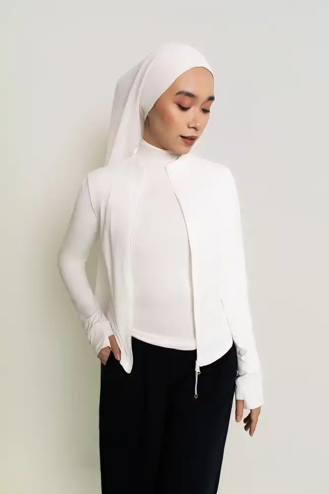 Anggun Active - Soft & breathable Zipped Top